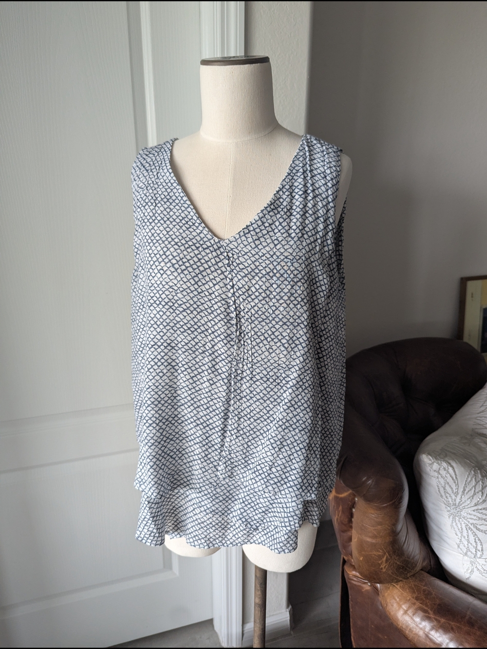Zac & Rachel Navy and White Sleeveless V-Neck Camisole